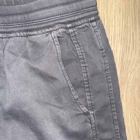 GAP Charcoal Jogger Pants - Picture 2 of 4